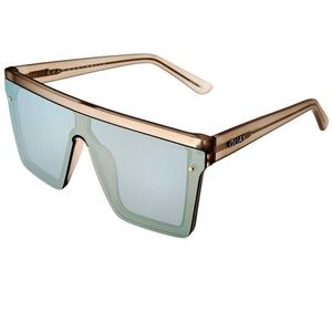 Quay Australia Hindsight by Alissa Violet 💛🤍